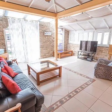 Βίλα 3 Bedroom In El Duque