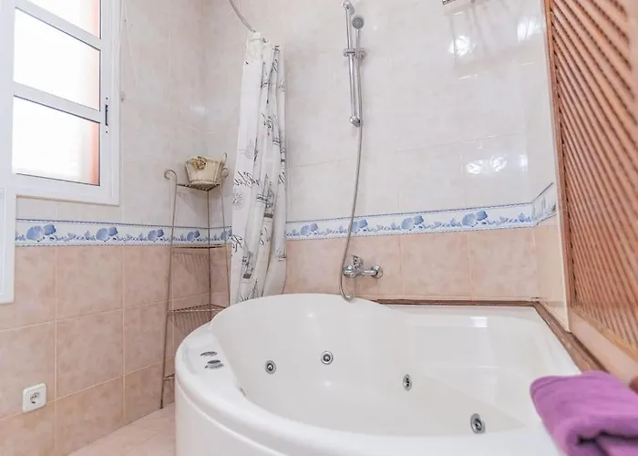 Villa 3 Bedroom In El Duque *